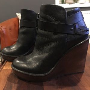women’s size 7 black leather wedge bootie
